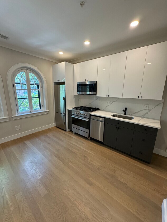 Foto principal - 529 Newbury St