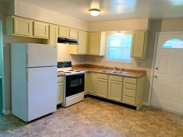 Foto del edificio - 4637 Crestview Ave