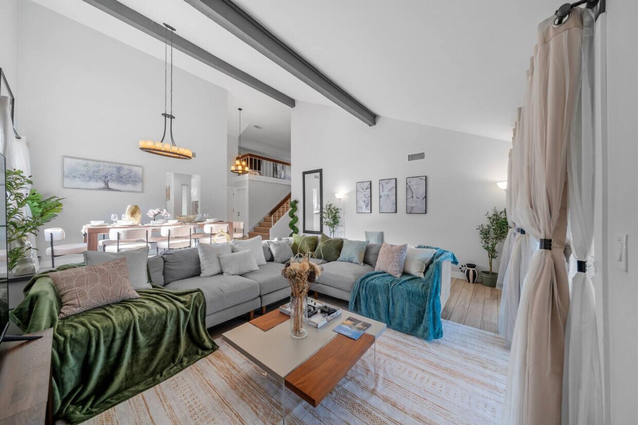 Foto principal - 9737 Benavente Pl