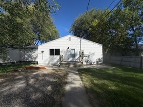 Building Photo - 1130 Howard Ave