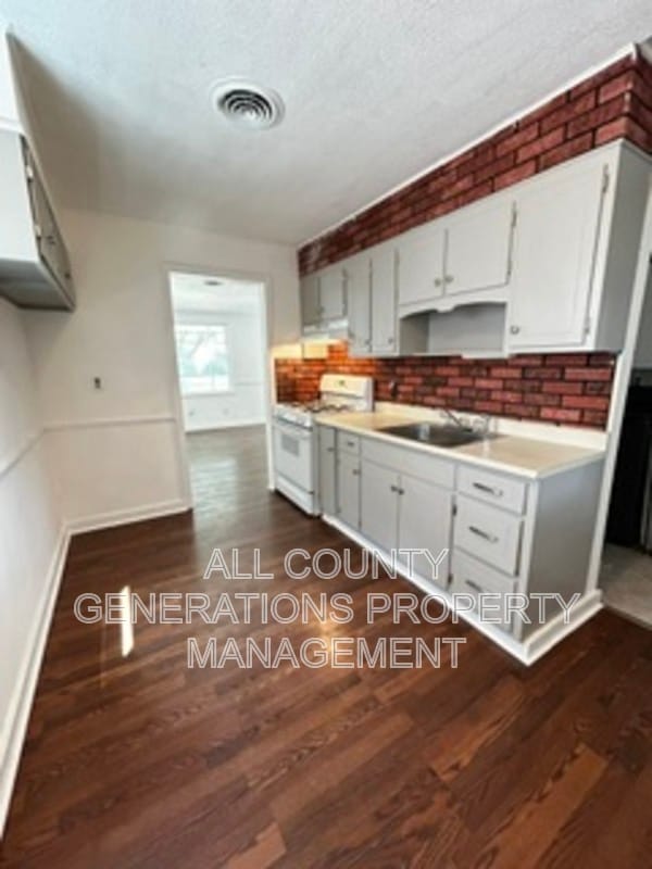 Building Photo - 165 Bellfield Ave