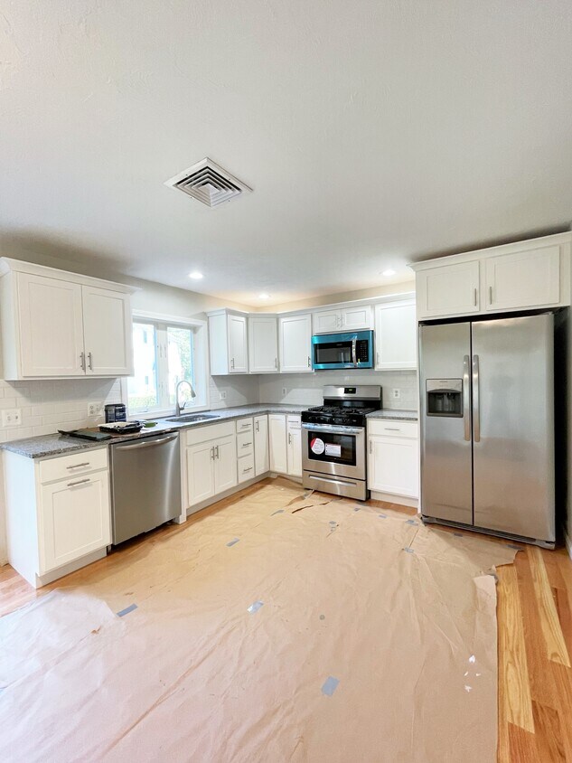 14 Drinkwater Ave Unit 1, Braintree, MA 02184 Apartments in Braintree