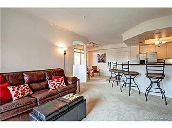 Foto del edificio - 9253 Regents Rd