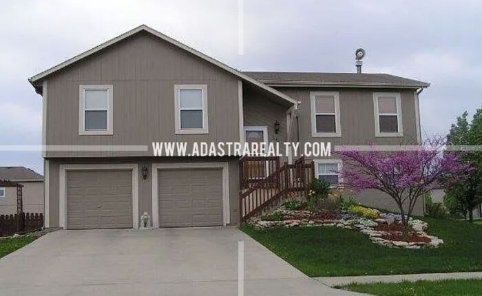 Primary Photo - Beautiful 4 Bedroom Home in Gardner-Availa...