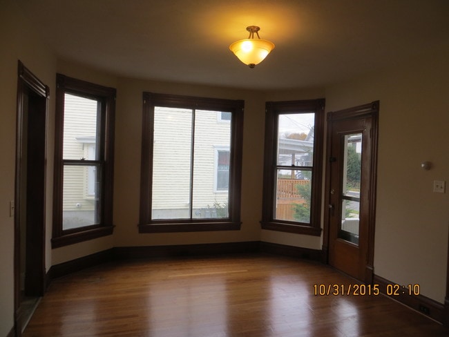 12 E Main St