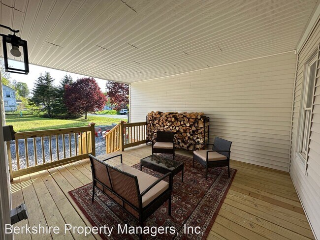 Foto del edificio - 4 br, 3.5 bath House - 100 Depot Street