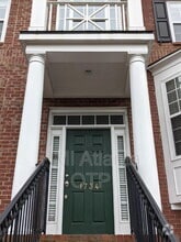 Building Photo - 1734 Highlands View Dr