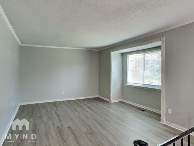 Building Photo - 532 Windy Ln