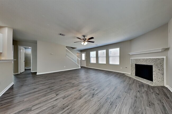 Foto del edificio - 16825 Greenhouse St