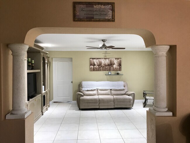 Foto del edificio - 6630 NW 38th Terrace