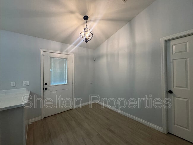 Building Photo - 12537 N 83rd Dr