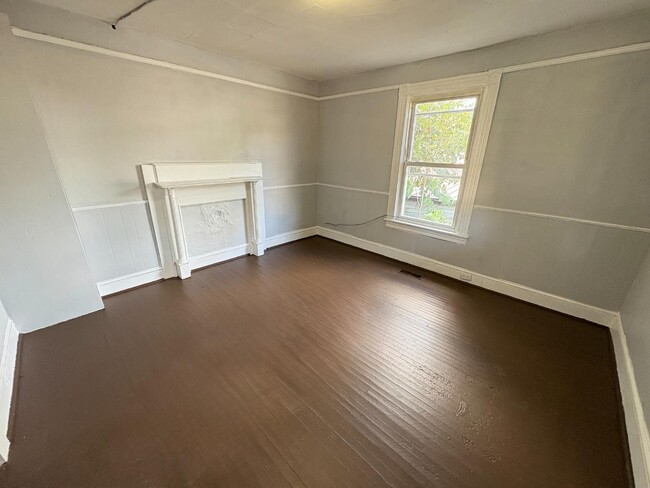 Building Photo - 1209 Pierce St