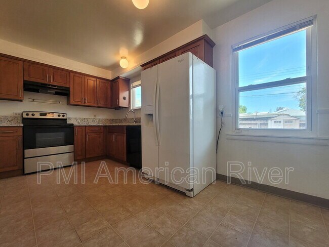Foto del edificio - 2721 18th Ave