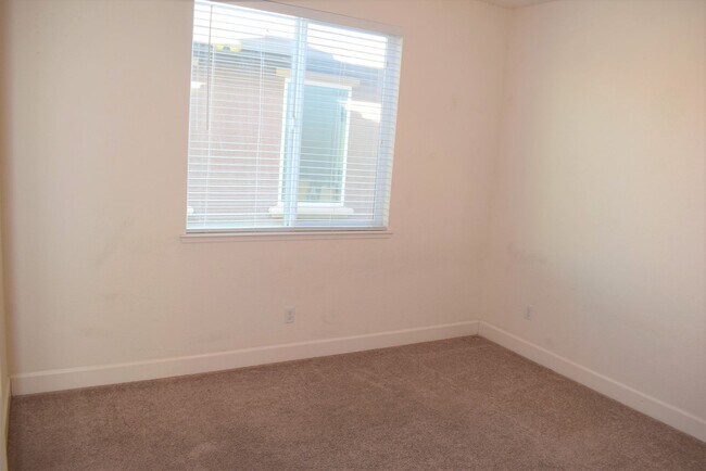 Foto del edificio - Resident Benefit Package Property