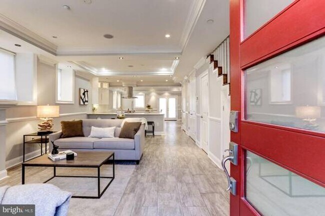 Foto del edificio - 454 Park Rd NW