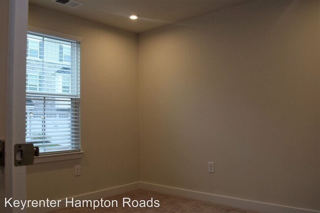 Building Photo - 3 br, 2.5 bath House - 909 Hornswaggle Way