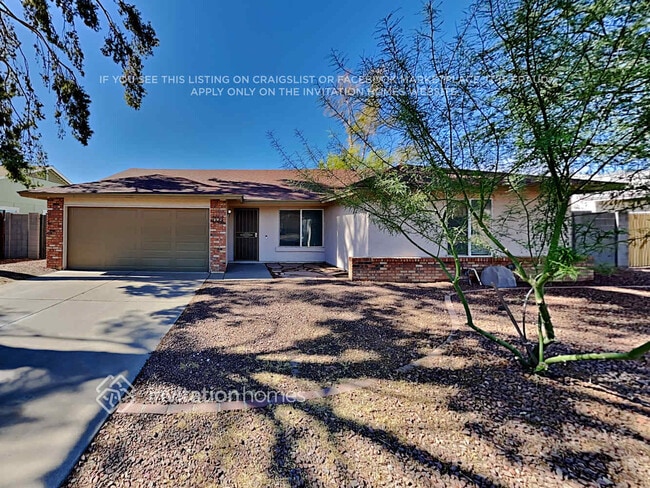 Building Photo - 708 W Nopal Pl