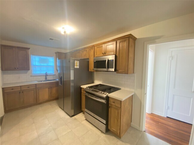 Foto del edificio - 3619 Lazywood Ln