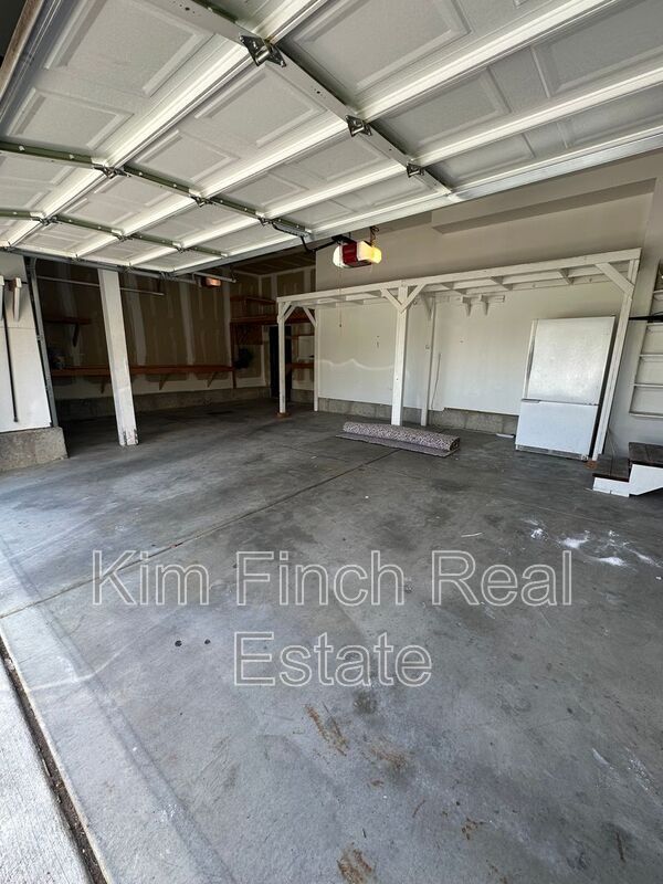 Foto del edificio - 9820 Deep Creek Dr