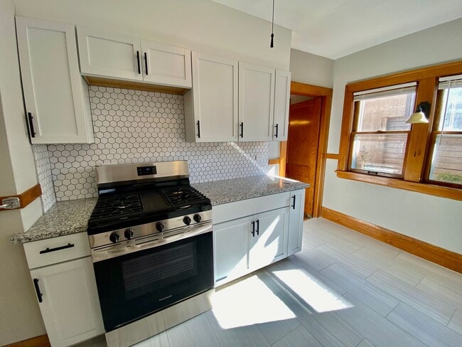 Building Photo - 3448 Girard Ave S