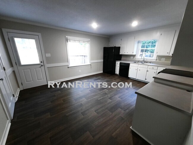 Foto del edificio - 1717 Old Barn Rd