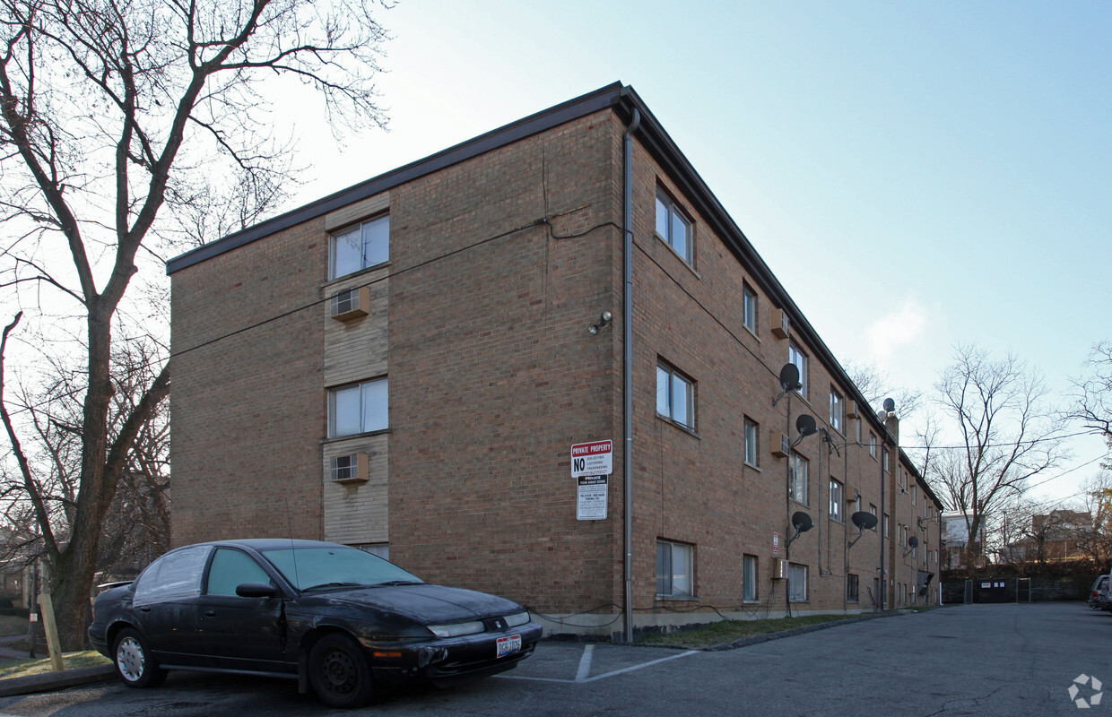 Lincoln Court Apartments - Park View Manor