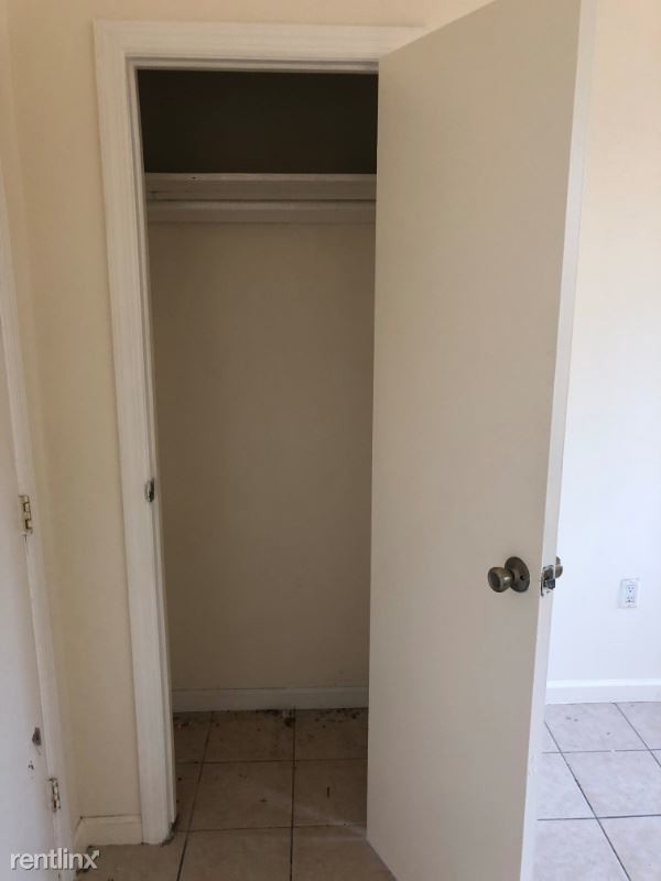 Building Photo - 3 br, 1 bath Apartment - 133 Newport St