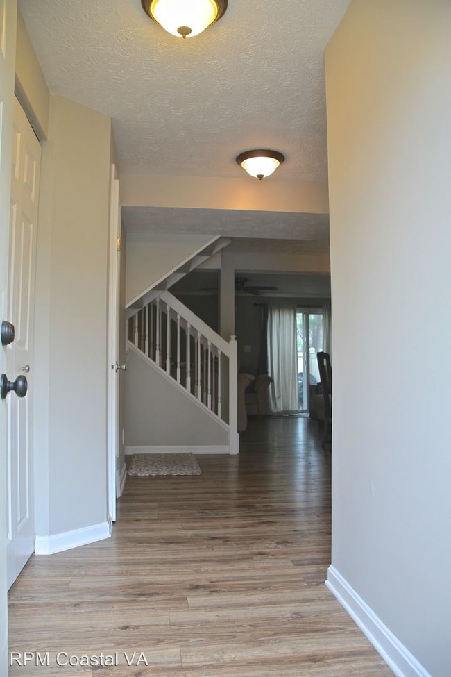 Building Photo - 502 Chanticlar Ct