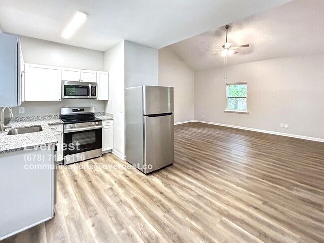 Foto del edificio - 831 Bolton Rd NW
