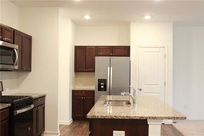 Building Photo - 5920 Osgood Pl