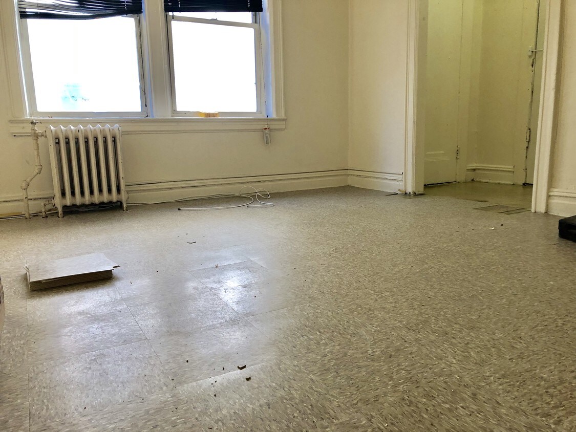 Primary Photo - 135 Belmont Ave