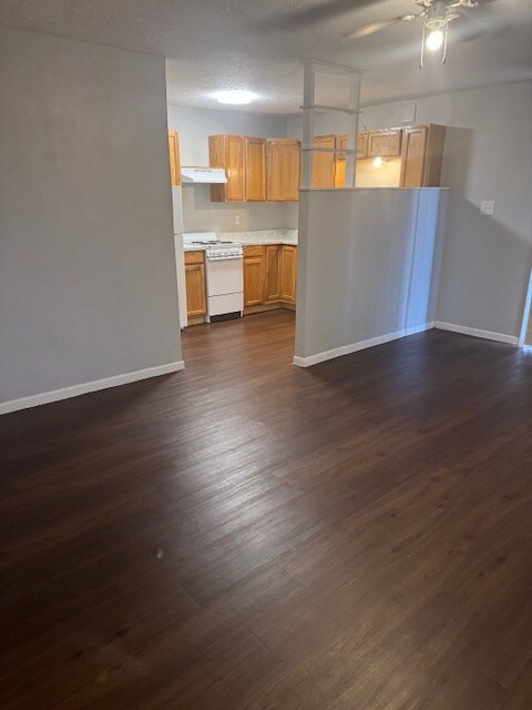 Foto del edificio - 5220 Weber Rd