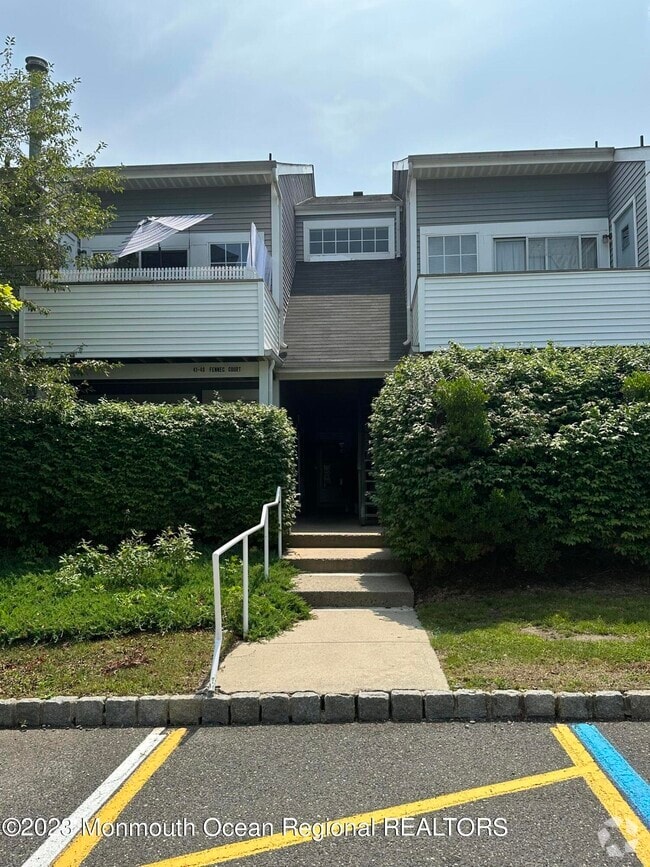 Building Photo - 41 Fennec Ct