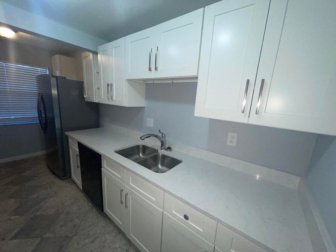 Foto principal - 3001 NW 48th Ave