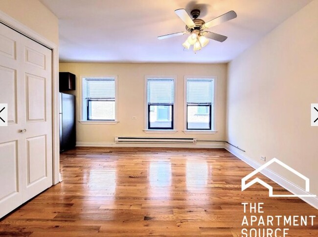 Photo - 821 W Cornelia Ave Apartment
