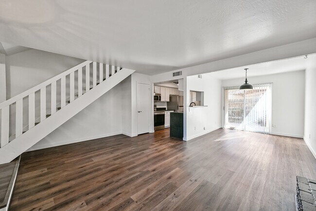 Foto del edificio - CHARMING Townhouse