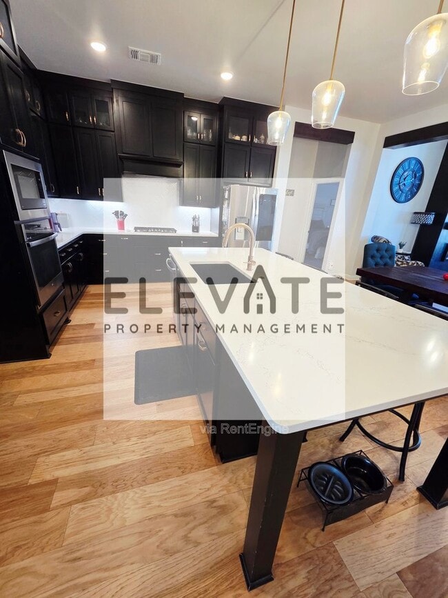 Building Photo - 1101 Sawmill Rd