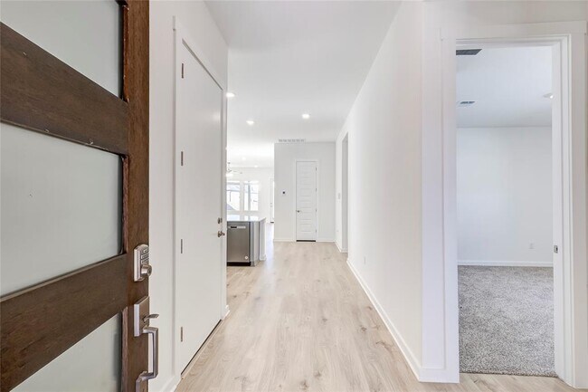 Foto del edificio - 625 Promise Land Ct