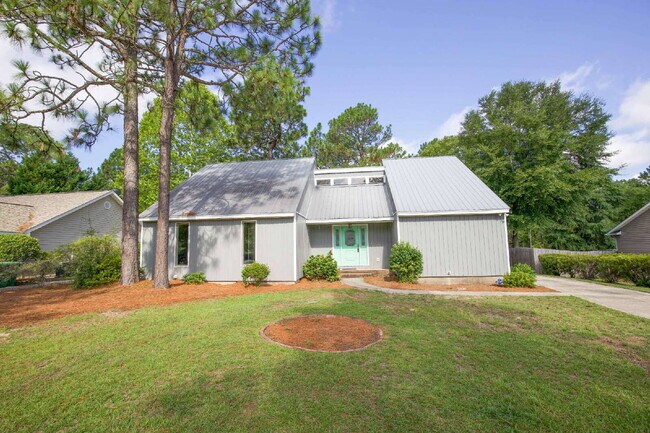 Foto del edificio - "Charming 3-Bedroom Retreat with Granite Touches and Cozy Fireplace on Winchester Rd!"