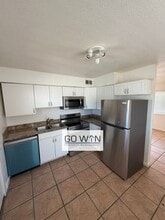 Building Photo - 1021 N 28th St