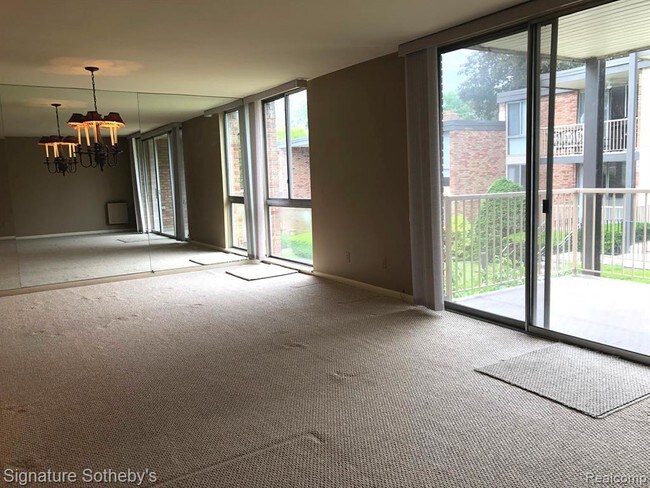 Foto del edificio - 4041 W Maple Rd