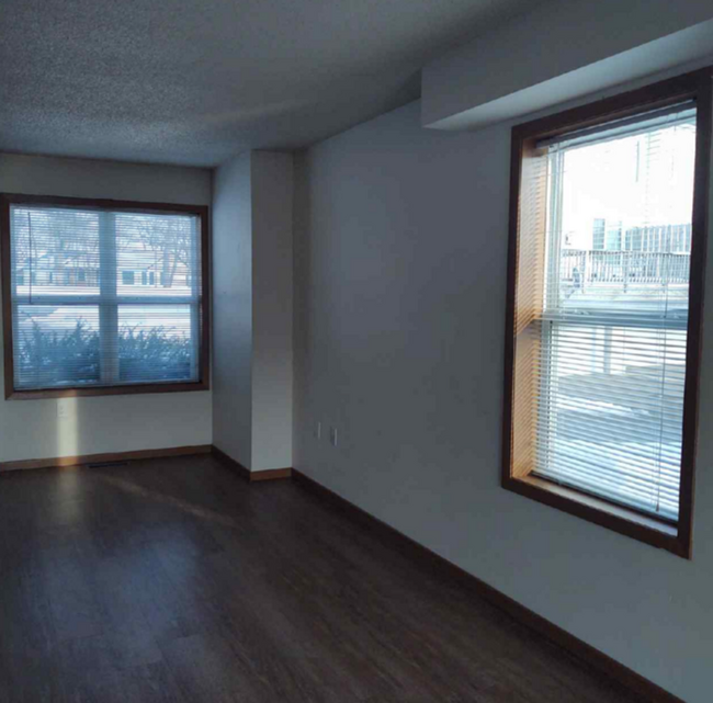 Foto del edificio - $1,450 | 2 Bedroom, 2.5 Bathroom Town Home...