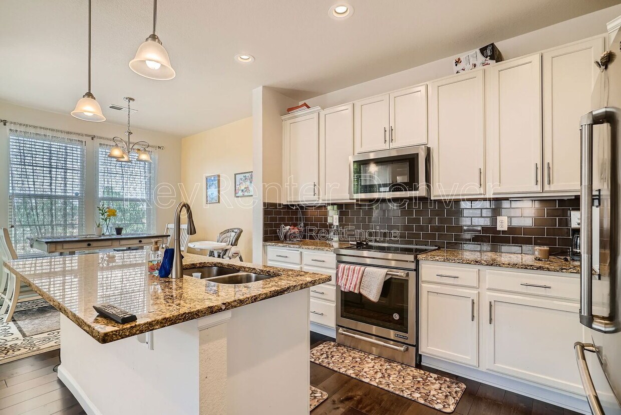 Foto principal - 8916 E Caley Way