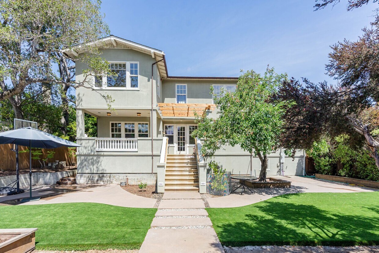 Primary Photo - Handsome 5BR/3BA Renovated Craftsman Home!...