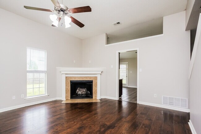 Building Photo - 10218 Cottage Oaks Cove