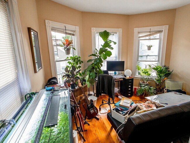 Foto del edificio - 30 Spring Park Ave