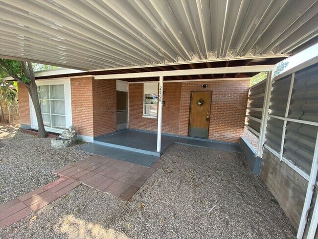 Foto del edificio - Light-Filled Tucson 2 Bedroom Rental – Mov...