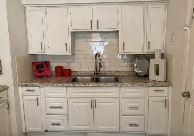 Foto del edificio - 4177 Doyle Ln