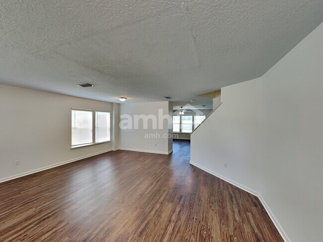 Building Photo - 1275 Sunray Ct