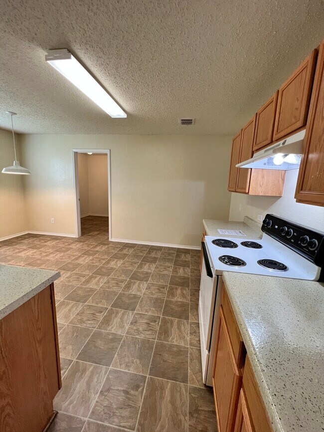 Foto del edificio - Very Spacious 4/2.5 in Parkview Hills & Ea...
